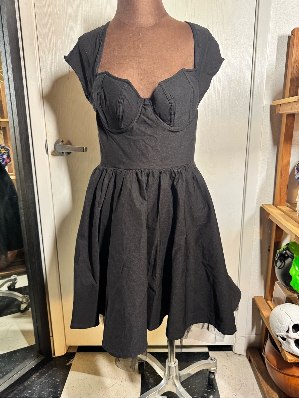 Women's Black Fit-and-Flare Sweetheart Dress